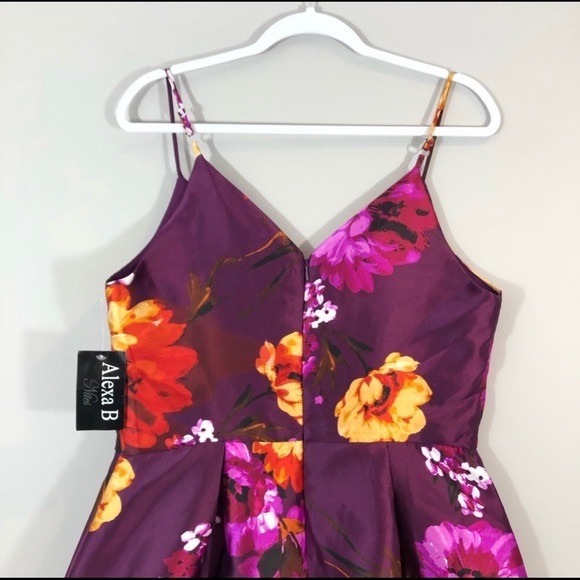 BRAND NEW NEVER USED Floral violet Alexa B nites dress size 6 Medium - Picture 4 of 4